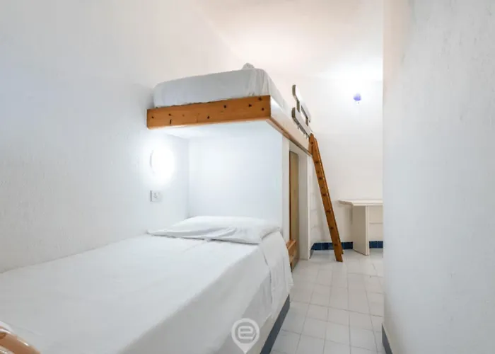 Waterside Oasis House فيلاّسيمِيوس