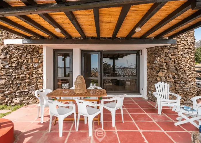 Waterside Oasis House Ferienhaus Villasimius